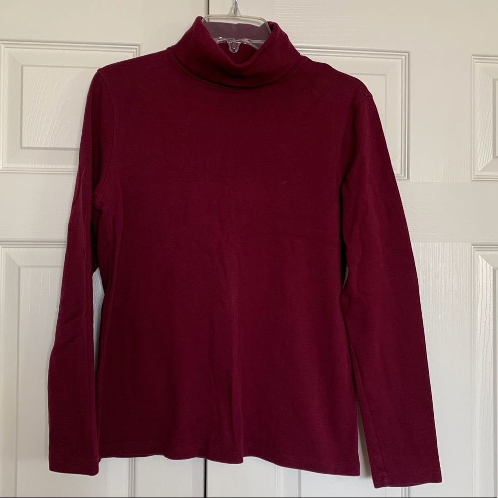 St. John’s Bay Turtleneck - sz L